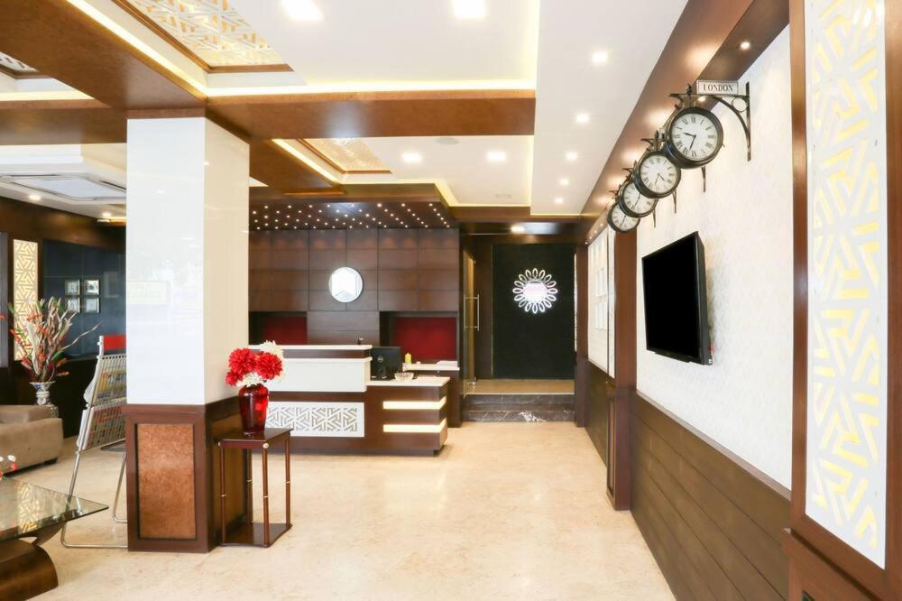 Emirates Residency Hotel Chennai Exterior photo